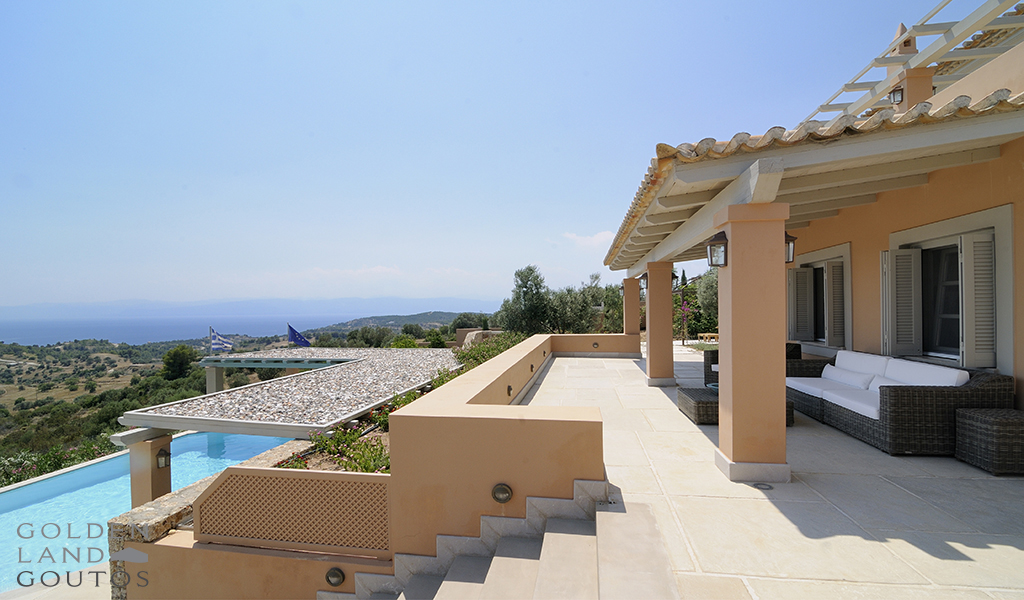 Villa Melissa is situated in the area of Agios Panteleimon