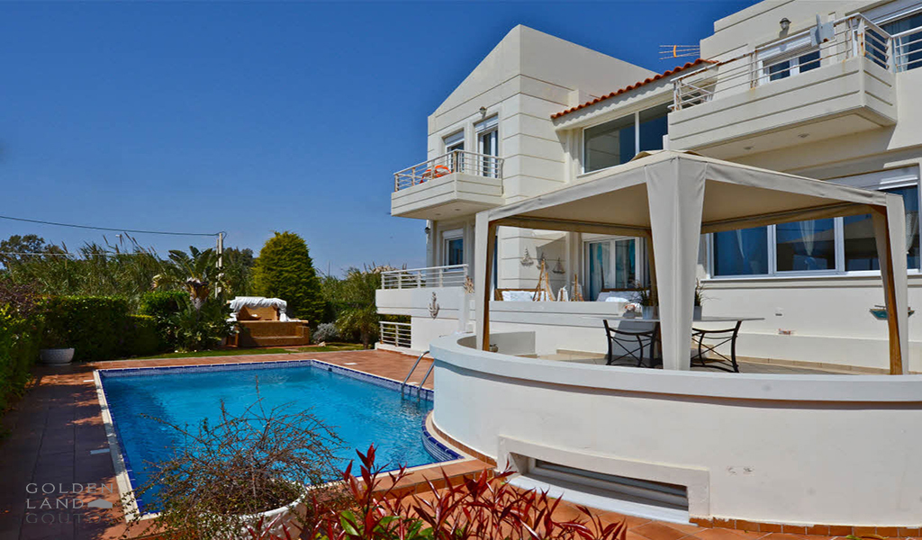 Luxury sea front Villa in lagonisi
