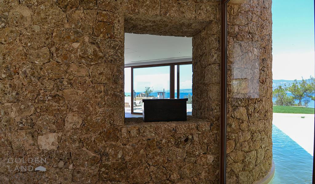 Villa Barba luxury seafront property located in Porto Heli