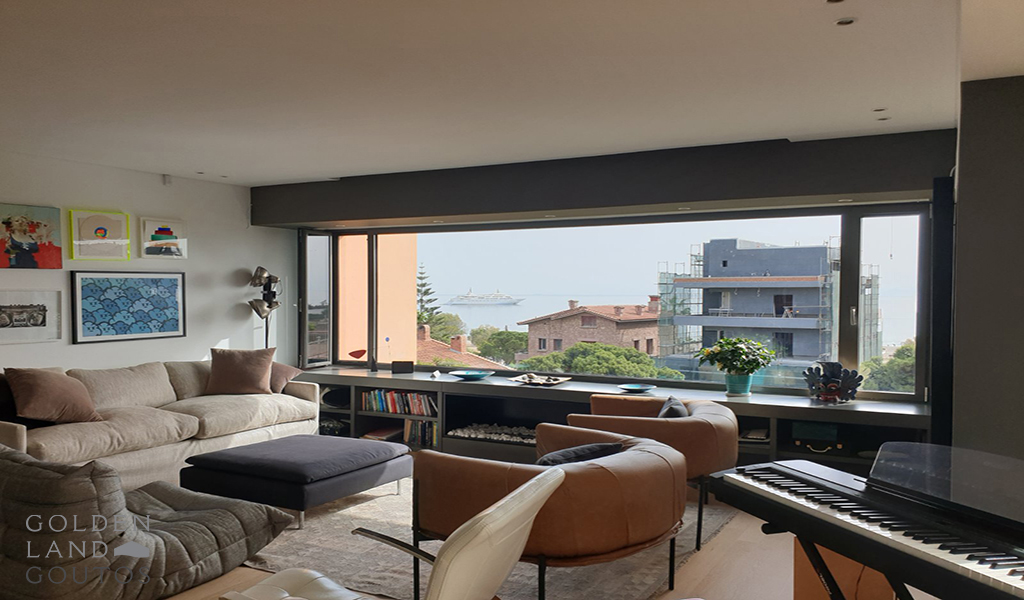 Seaside Luxurious Residence in Glyfada